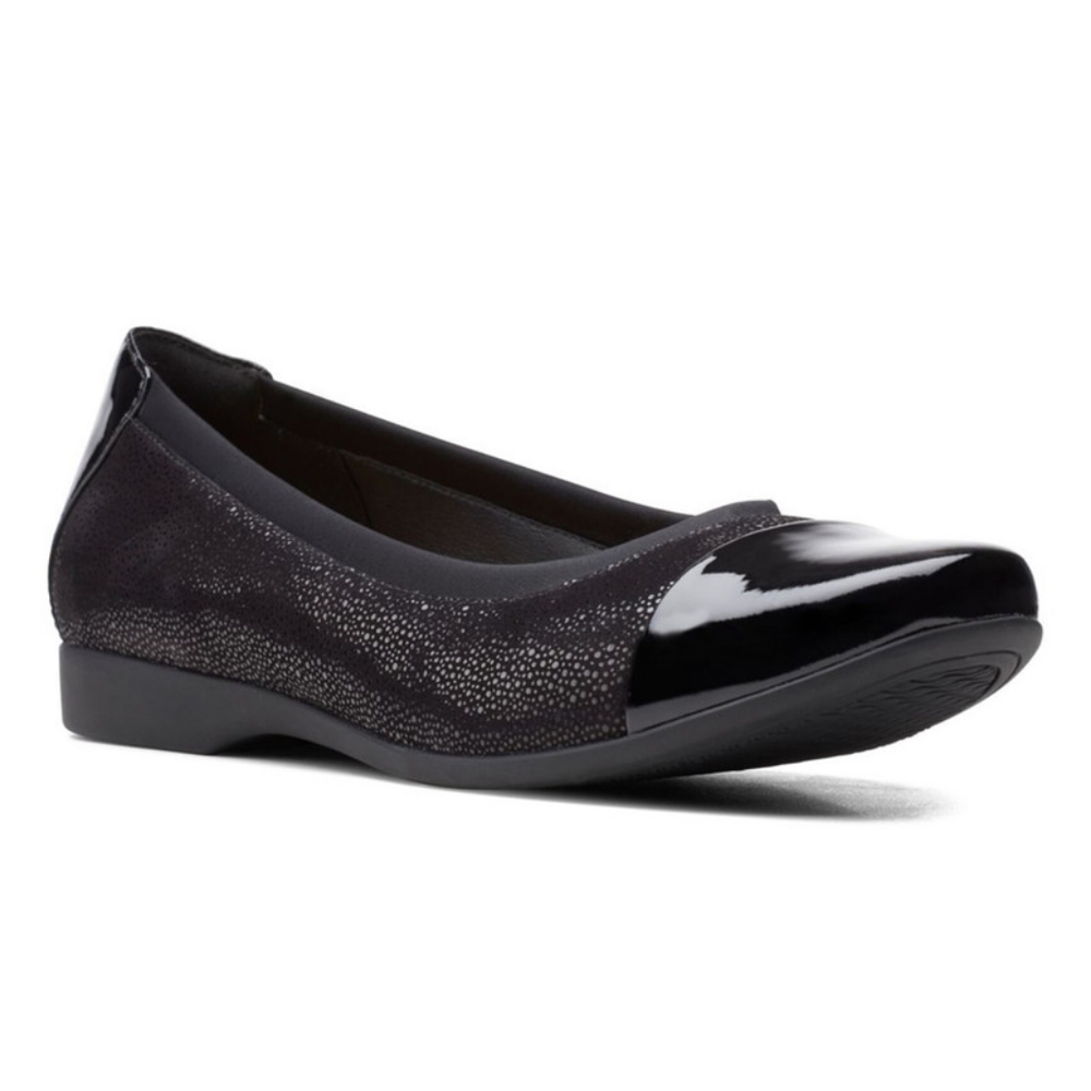 Clarks womens un Darcey Cap 2 flat black combination size 8 like new